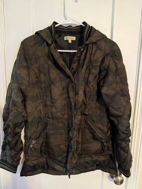 Democracy Quilted Hooded Jacket in Black and Olive